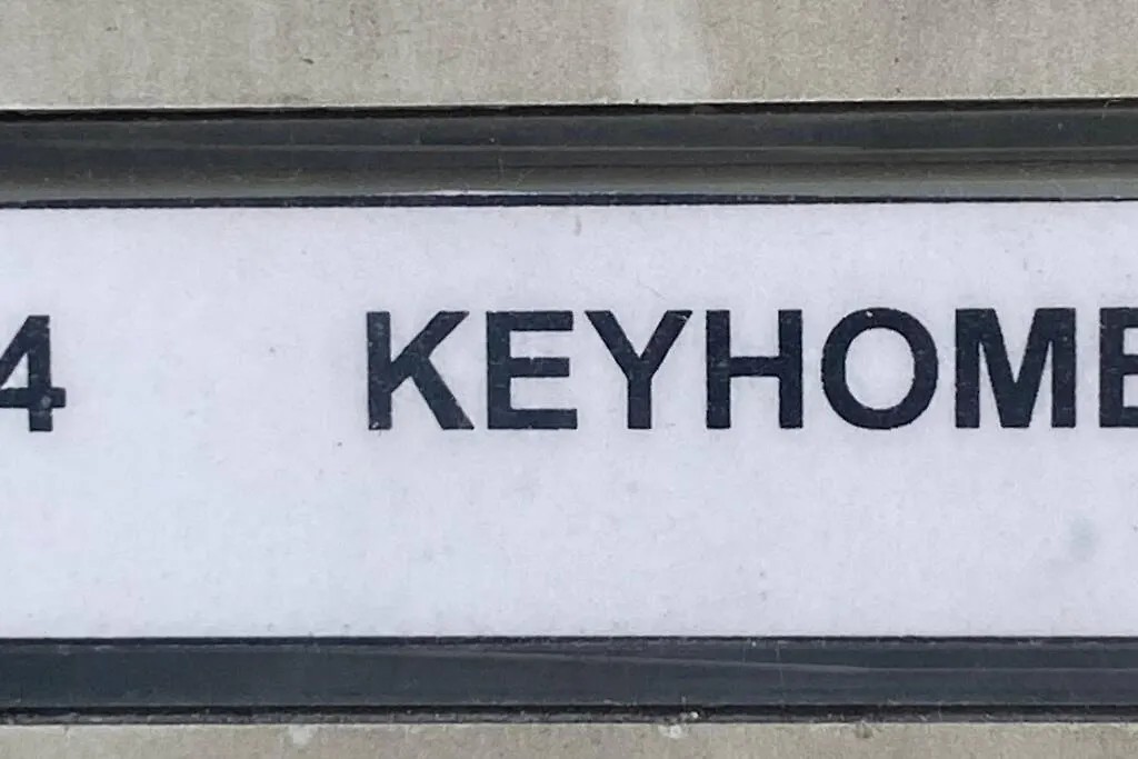 Keyhome, 10 Min Principe Fs, Mi Casa Es Tu Casa! contacts